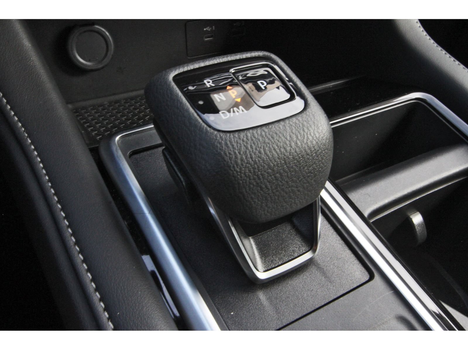 Certified 2025 Nissan Pathfinder SV w/ SV Premium Package FWD image 27