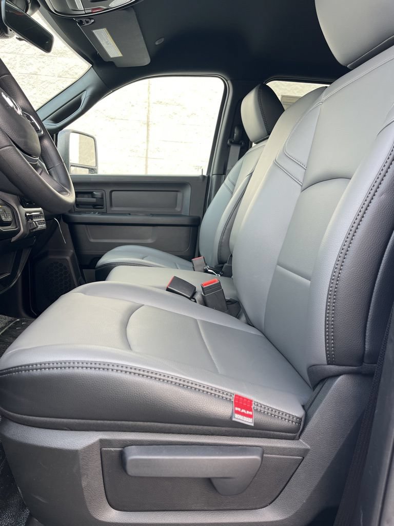 New 2026 RAM 5500 Tradesman AWD/4WD image 10
