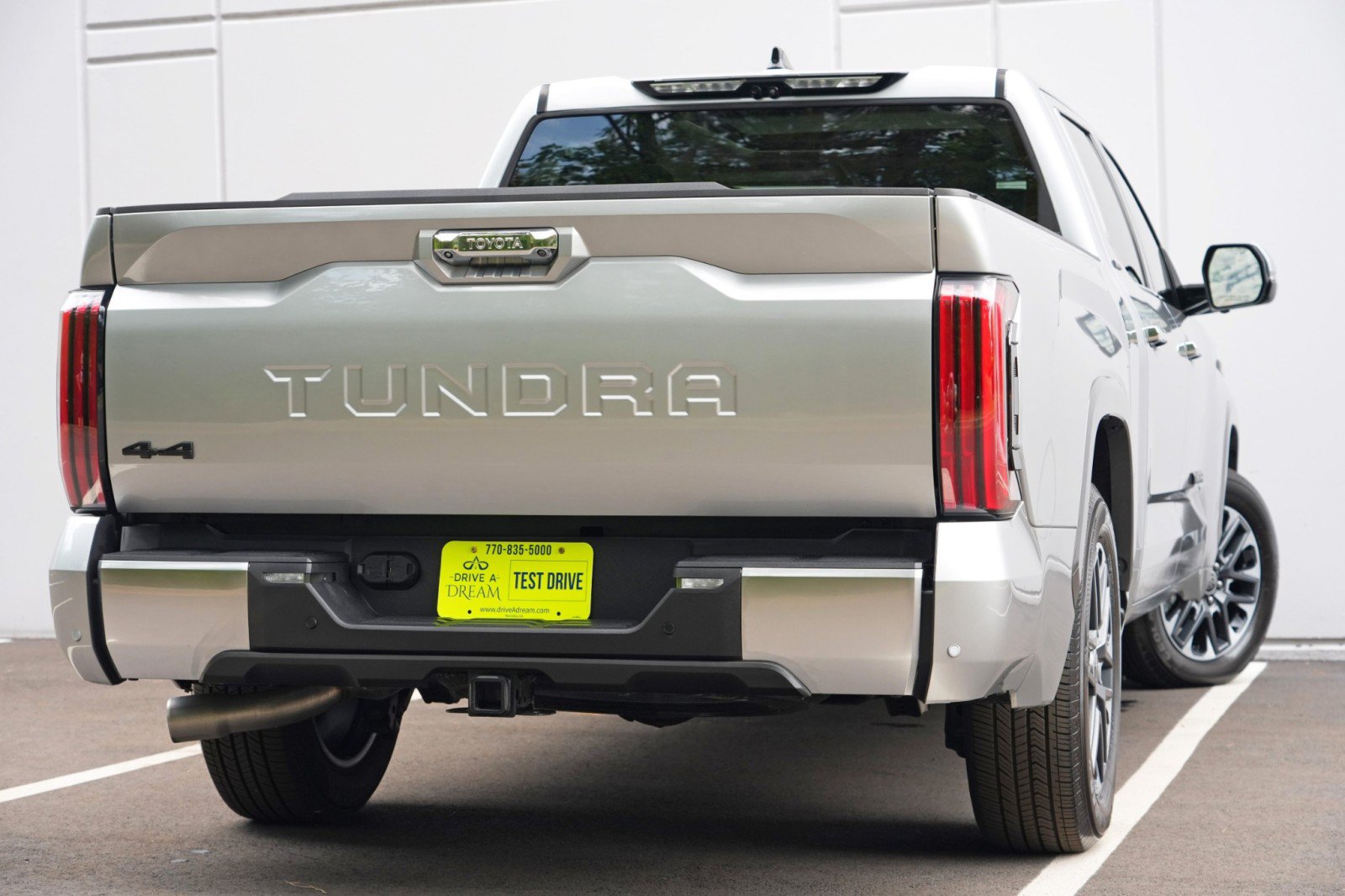 Used 2022 Toyota Tundra Limited AWD/4WD image 5