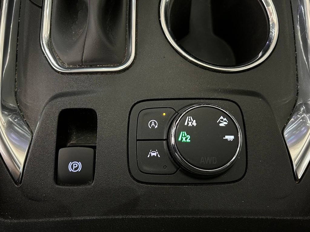 Used 2023 Chevrolet Traverse LT AWD/4WD image 36