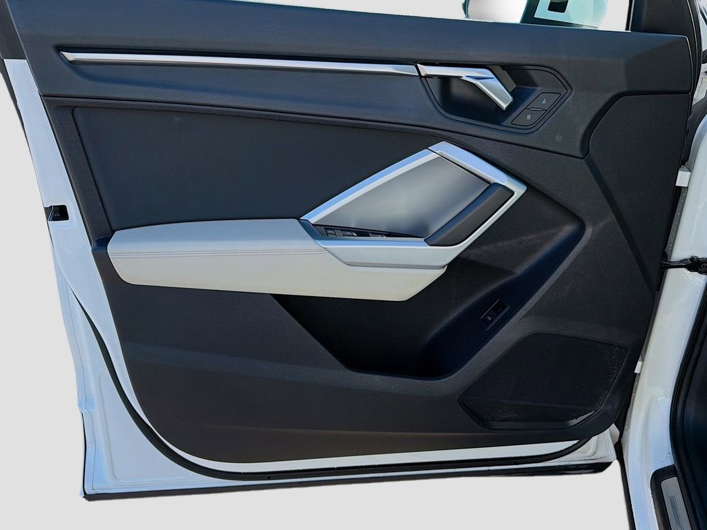 Used 2020 Audi Q3 2.0T Premium image 22