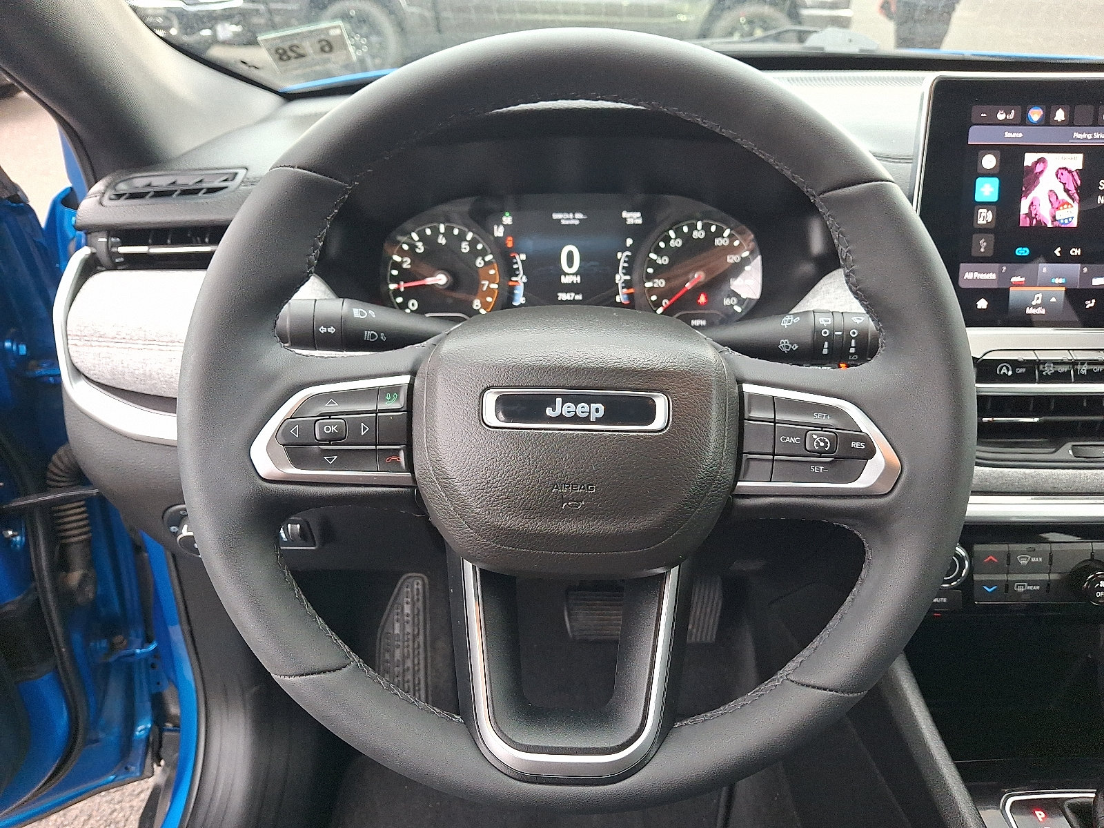 Used 2023 Jeep Compass Latitude AWD/4WD image 19