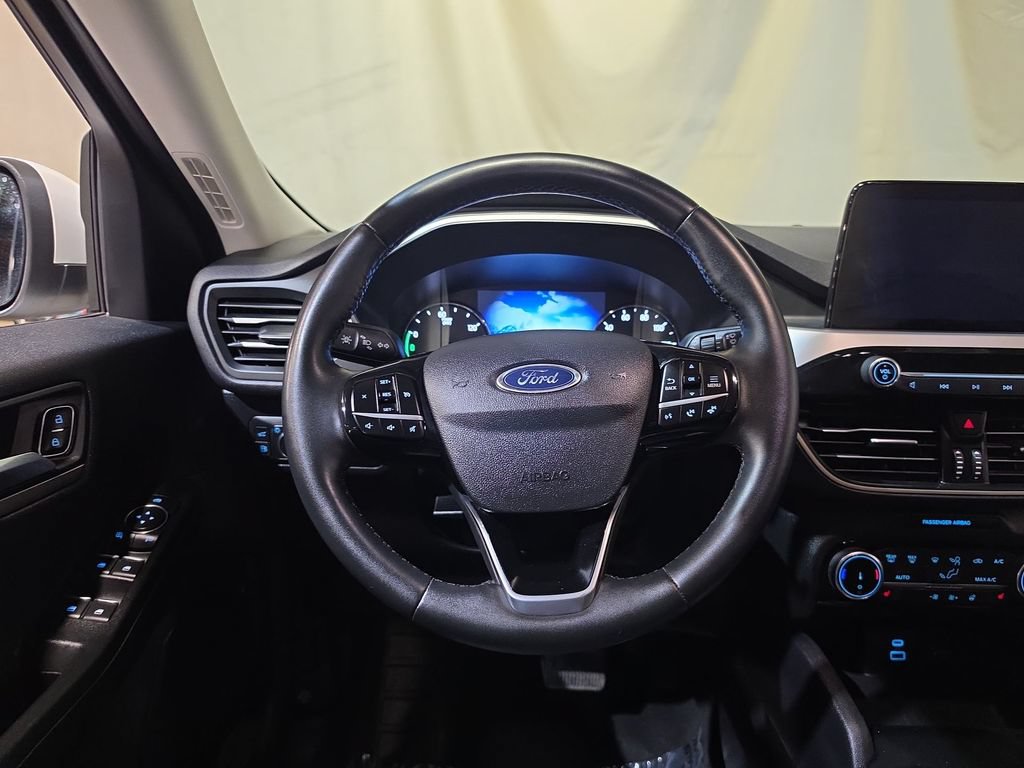 Used 2022 Ford Escape SEL AWD/4WD image 11