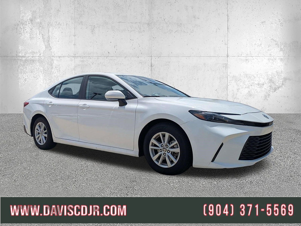 Used 2025 Toyota Camry LE FWD image 1