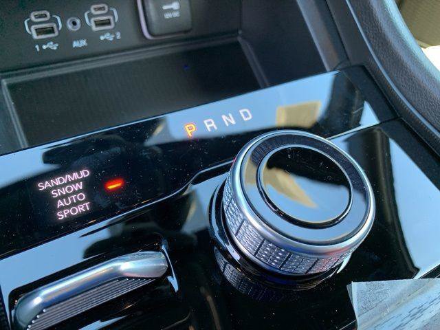 Certified 2025 Jeep Grand Cherokee Limited w/ Luxury Tech Group II AWD/4WD image 27