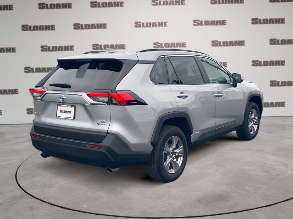 Used 2025 Toyota RAV4 XLE AWD/4WD image 5
