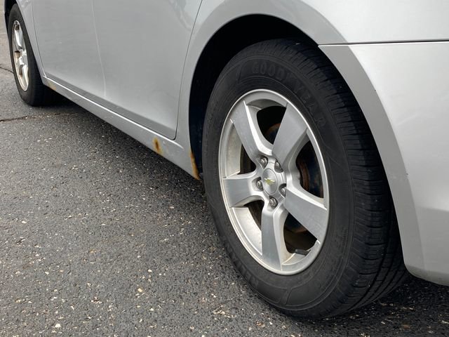 Used 2014 Chevrolet Cruze LT image 12