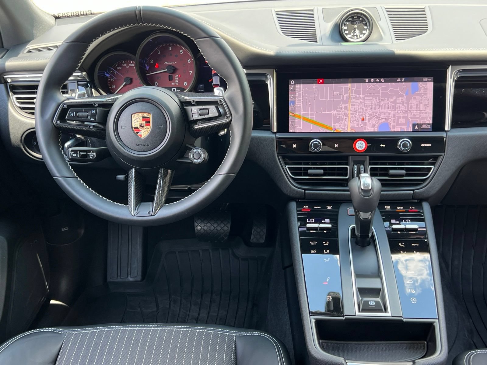 Certified 2026 Porsche Macan Turbo AWD/4WD image 18