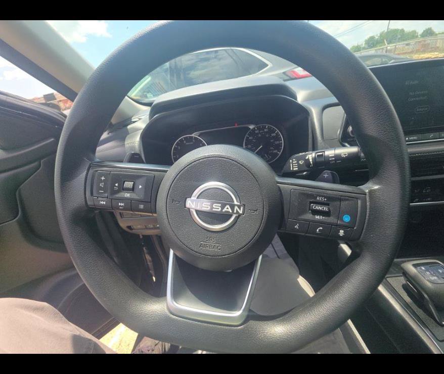 Used 2024 Nissan Rogue SV FWD image 4