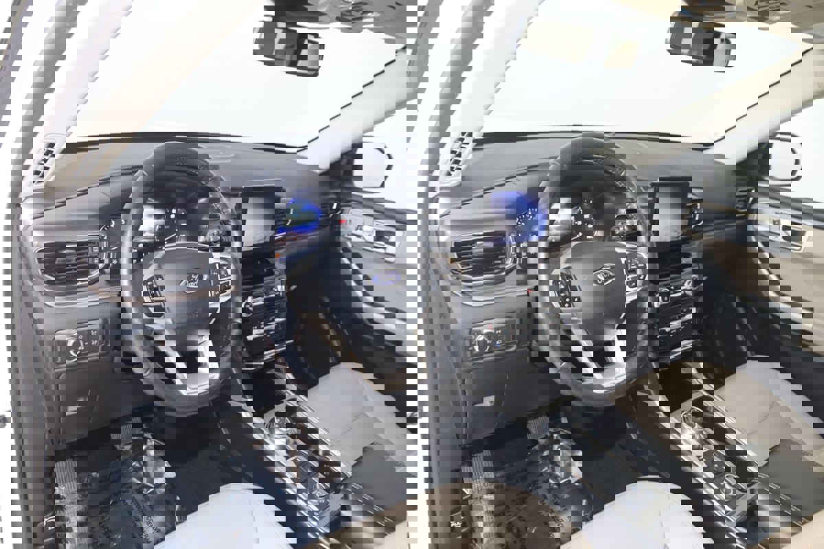 Used 2021 Ford Explorer Limited w/ Equipment Group 301A image 27