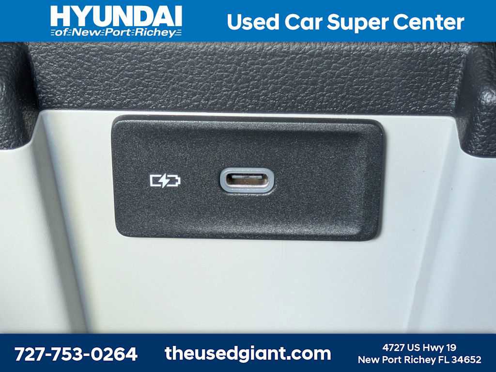 Used 2025 Volkswagen Jetta SE image 28