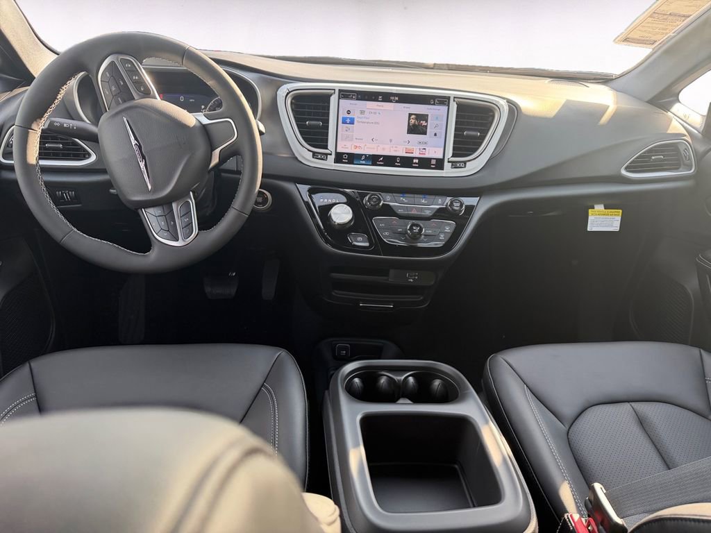 New 2026 Chrysler Voyager LX image 10