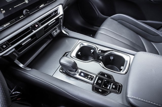 Used 2024 Lexus RX 500h F Sport w/ Convenience Package image 17