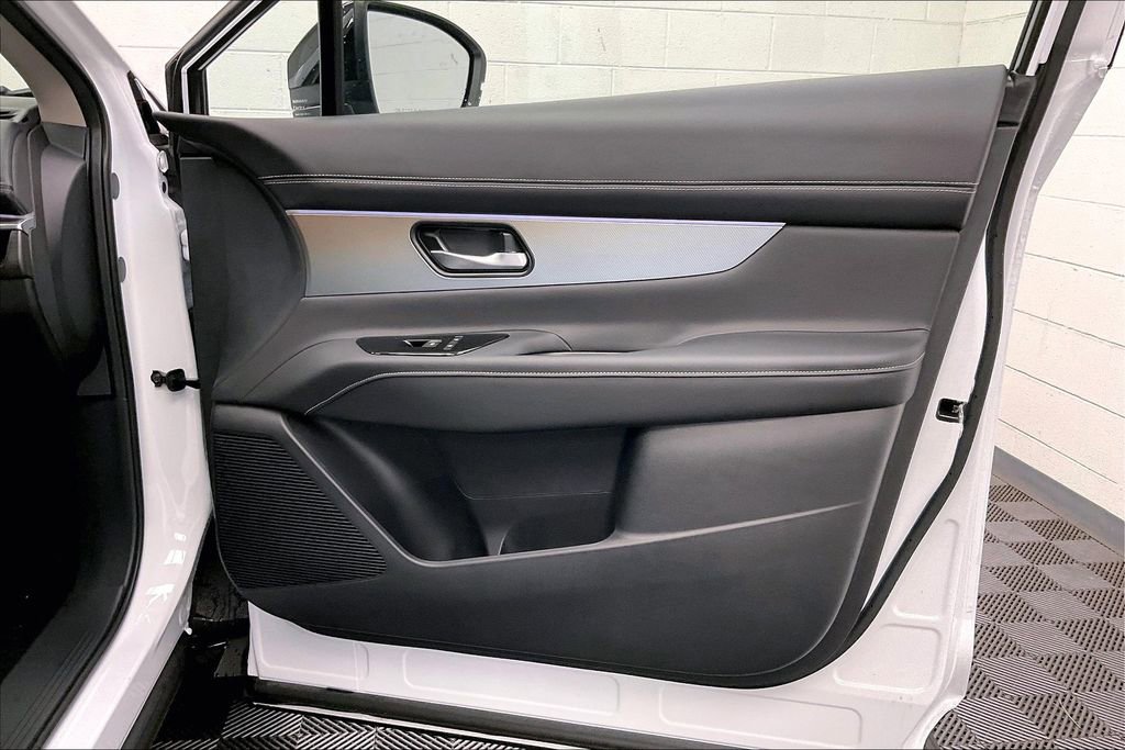 Certified 2025 Nissan Murano SL image 25