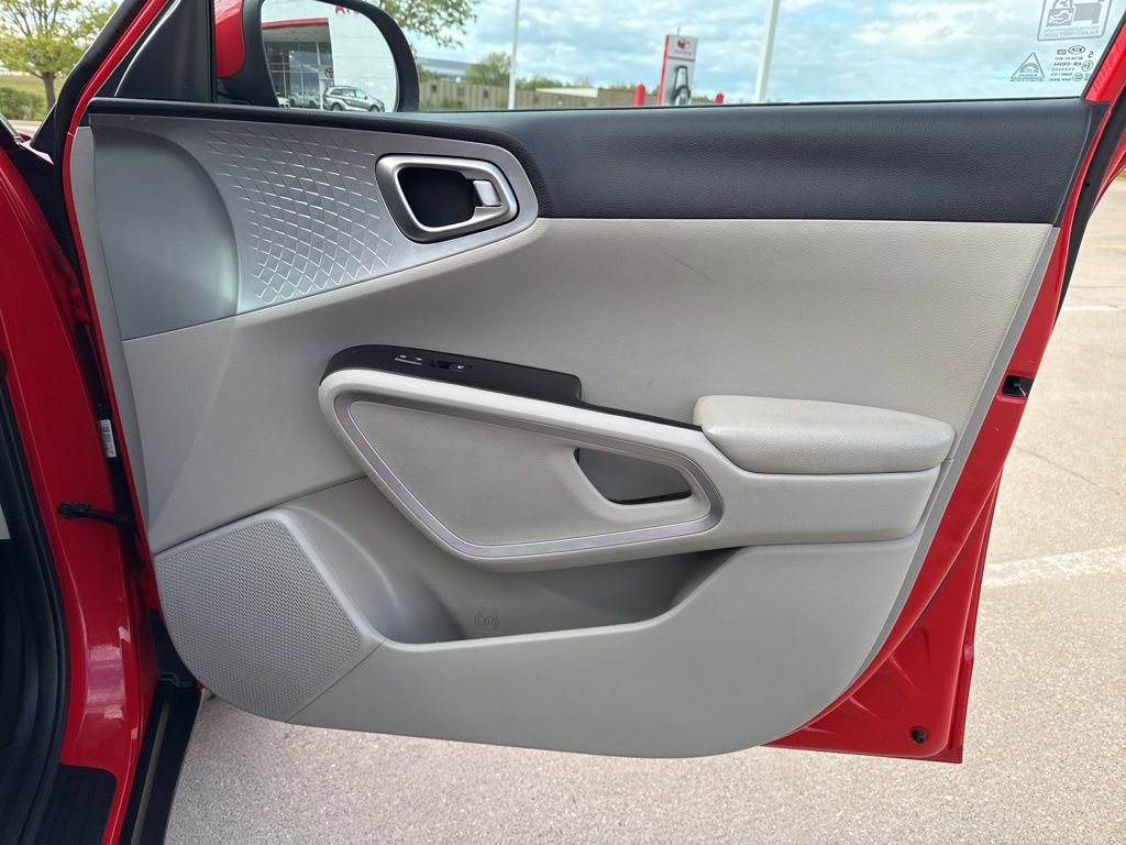 Used 2020 Kia Soul LX FWD image 9