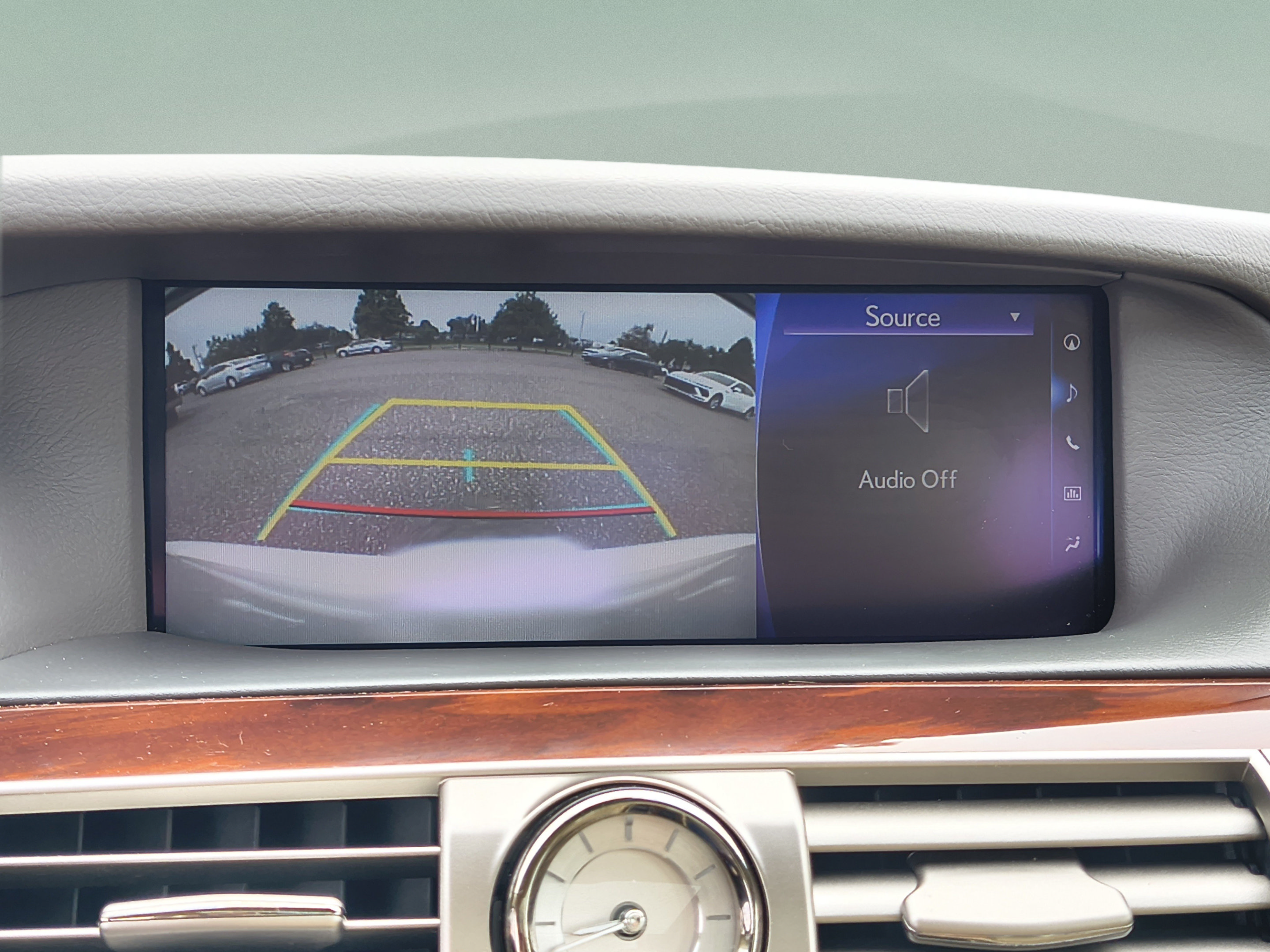 Used 2016 Lexus LS 460 w/ Comfort Package RWD image 25