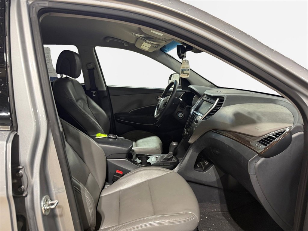 Used 2017 Hyundai Santa Fe SE image 26
