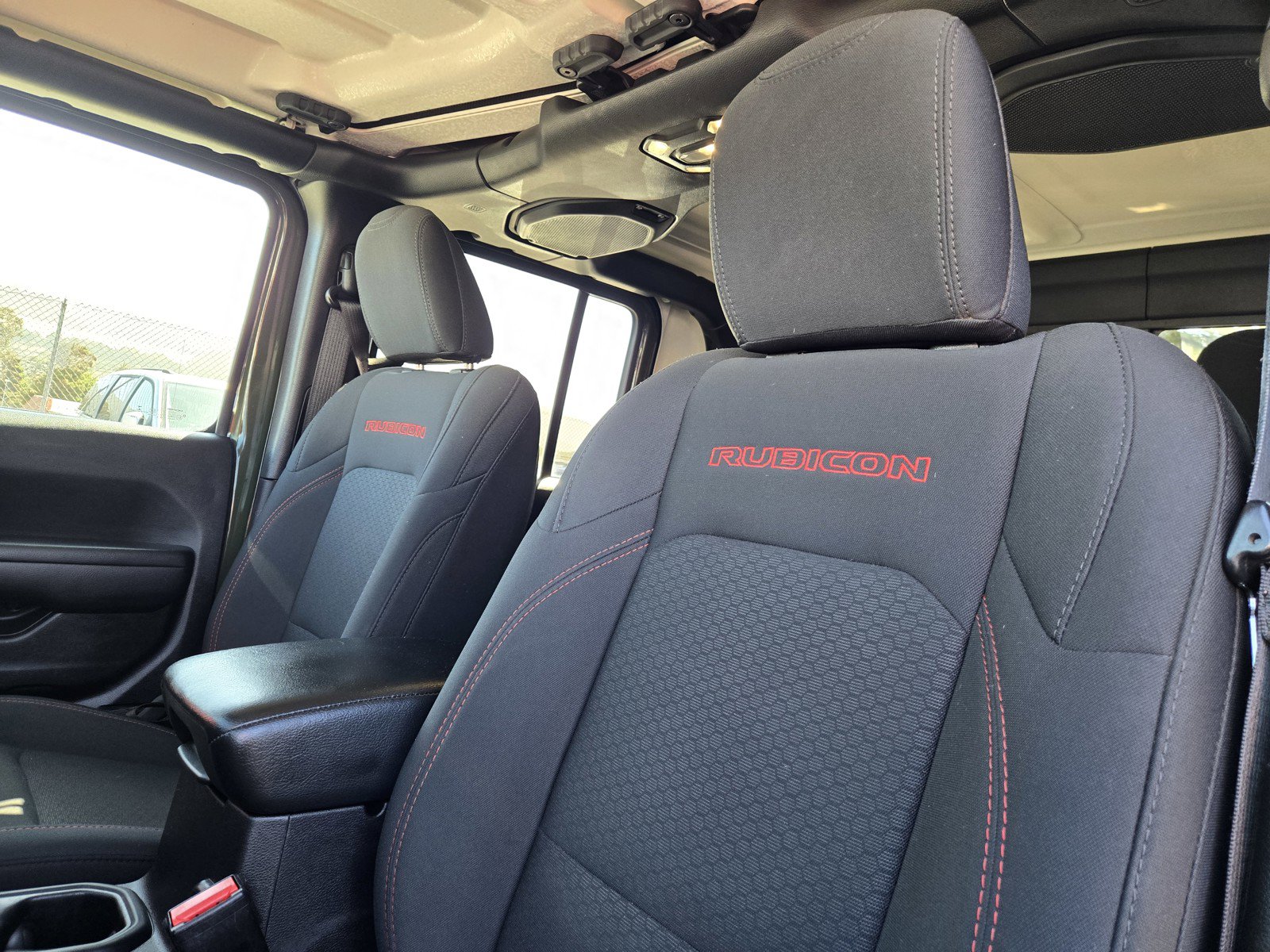 Used 2021 Jeep Gladiator Rubicon w/ Cold Weather Group AWD/4WD image 15