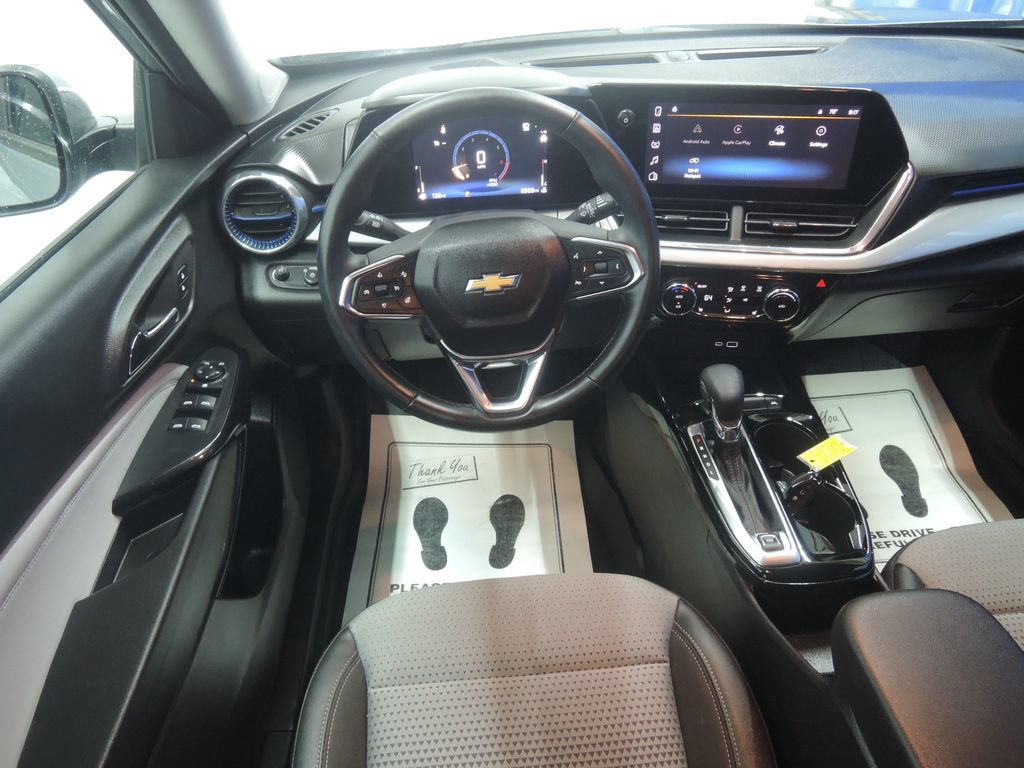 Used 2024 Chevrolet Trax LT w/ Driver Confidence Package FWD image 11