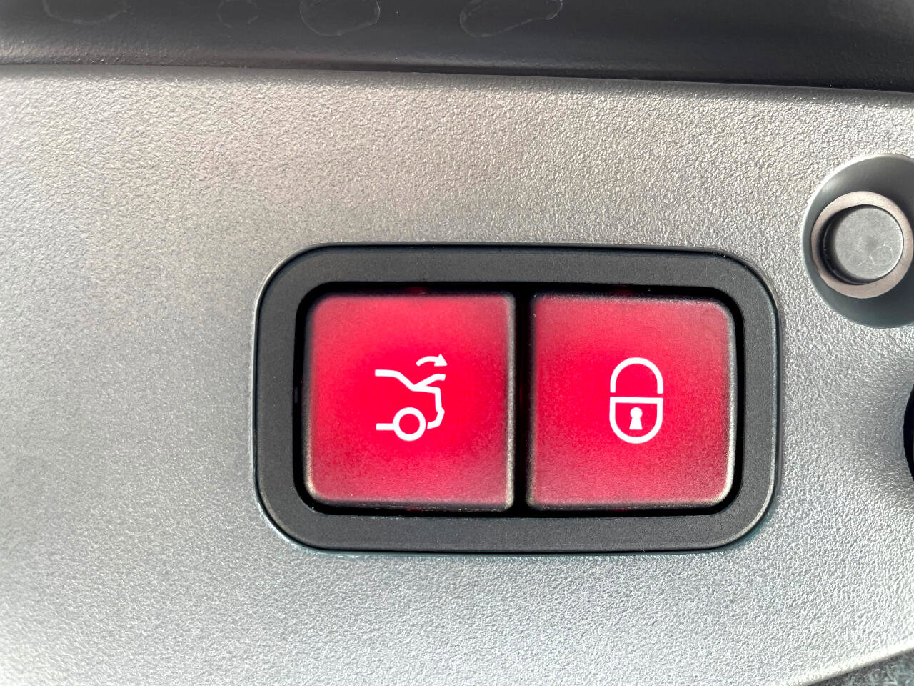 Used 2009 Mercedes-Benz SL 550 image 16