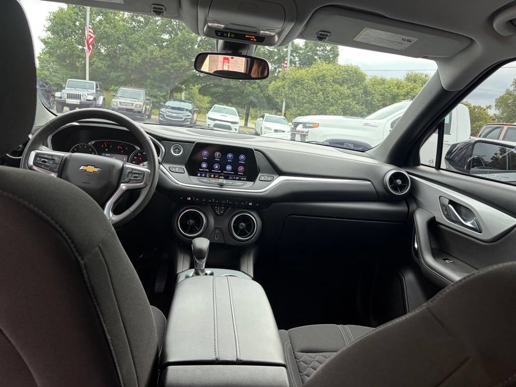 Used 2022 Chevrolet Blazer LT w/ Redline Edition FWD image 23
