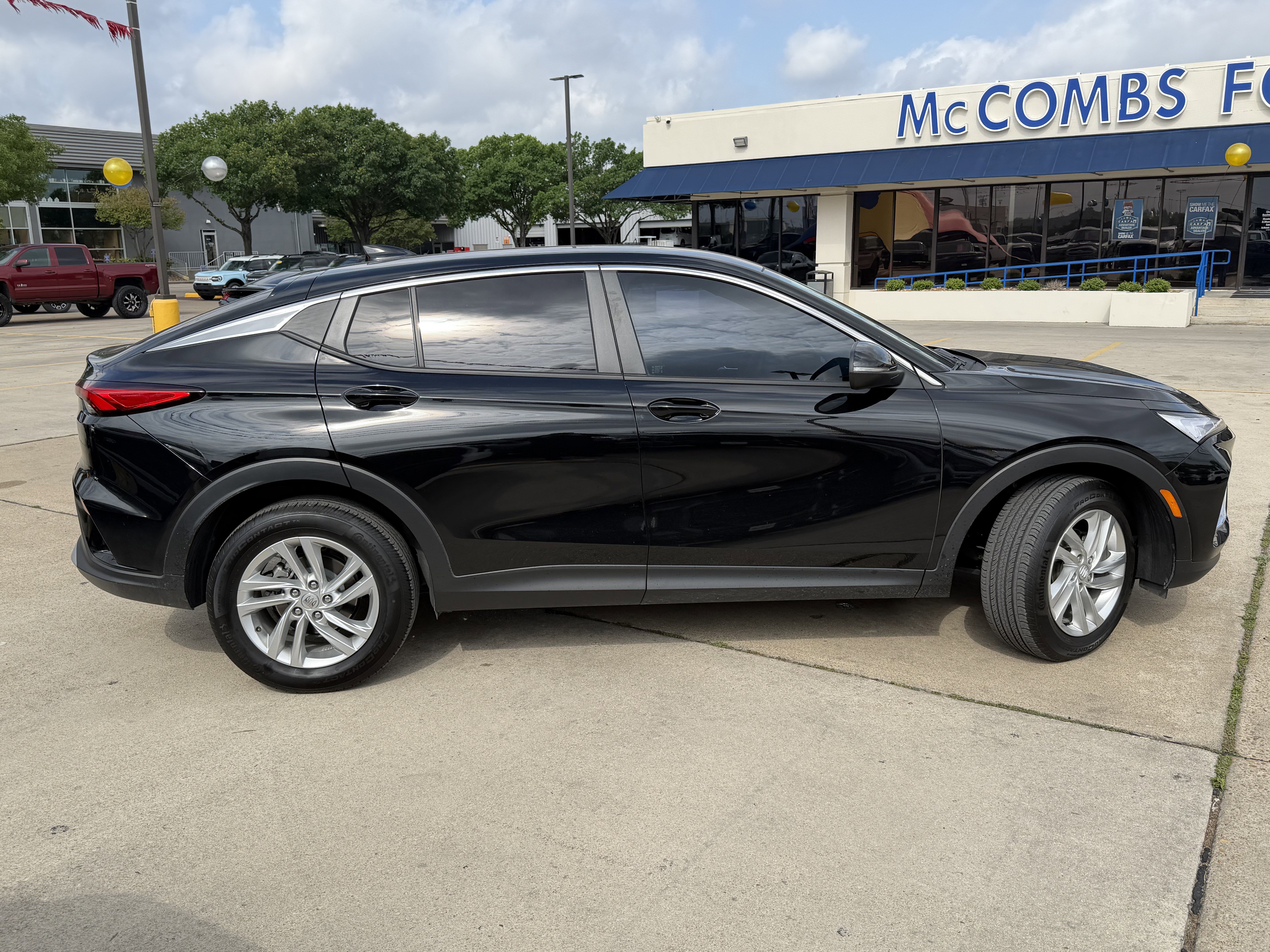 Used 2025 Buick Envista Preferred w/ Convenience II Package image 4