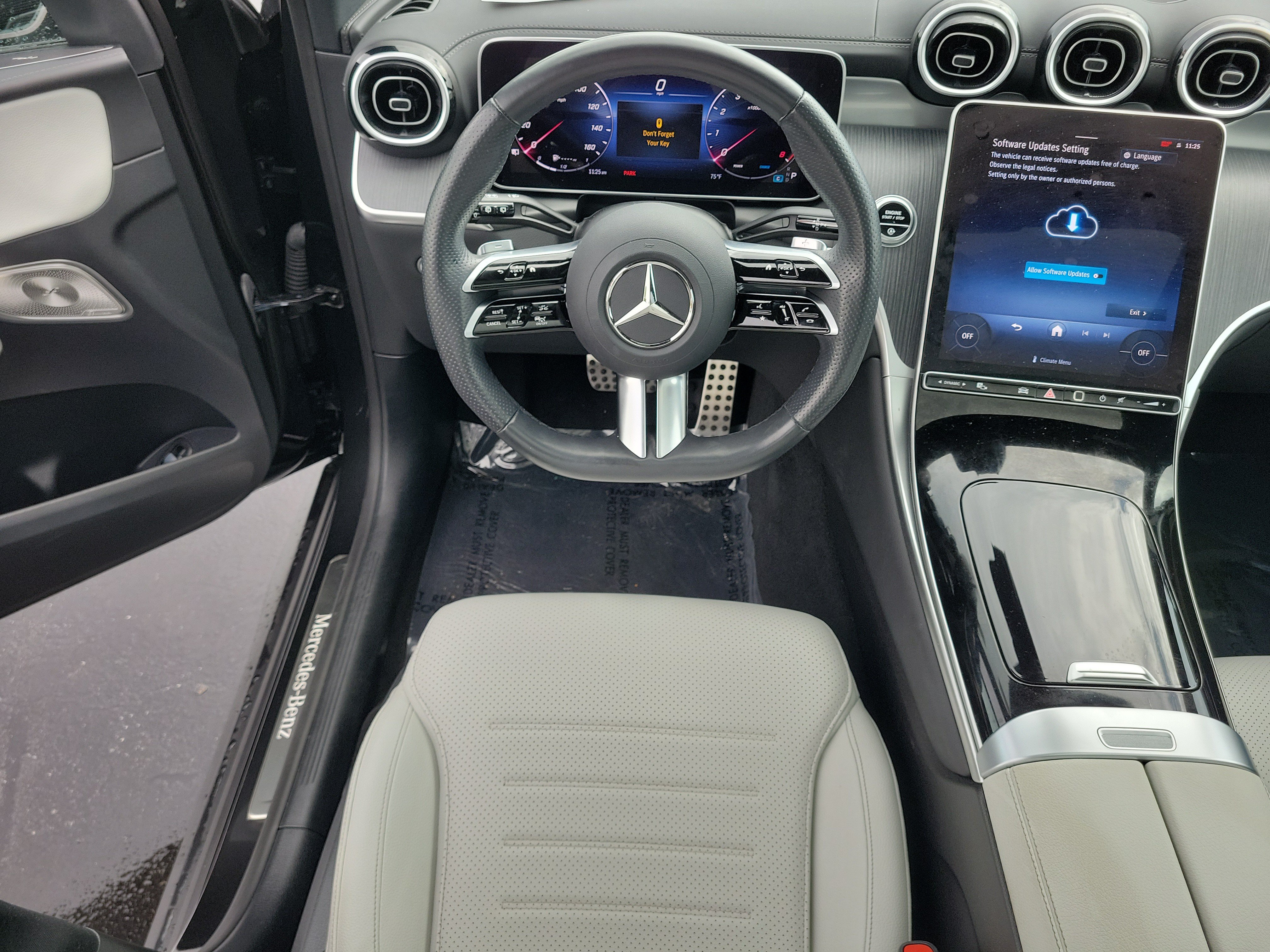 Used 2024 Mercedes-Benz GLC 300 image 14