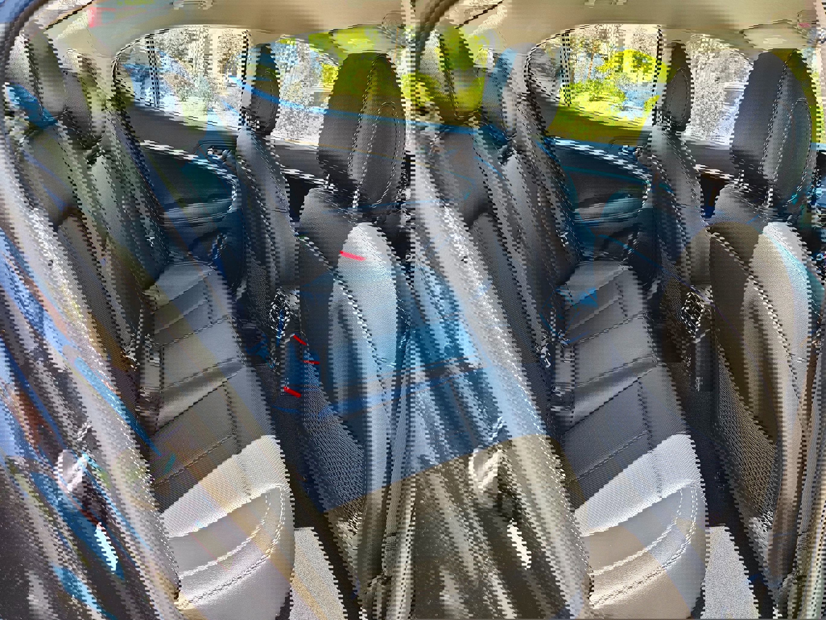 Used 2025 Genesis G70 2.5T image 27