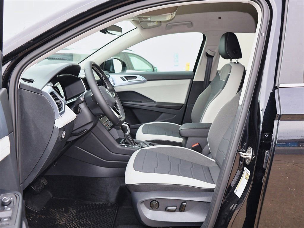 New 2026 Volkswagen Taos SE AWD/4WD image 10