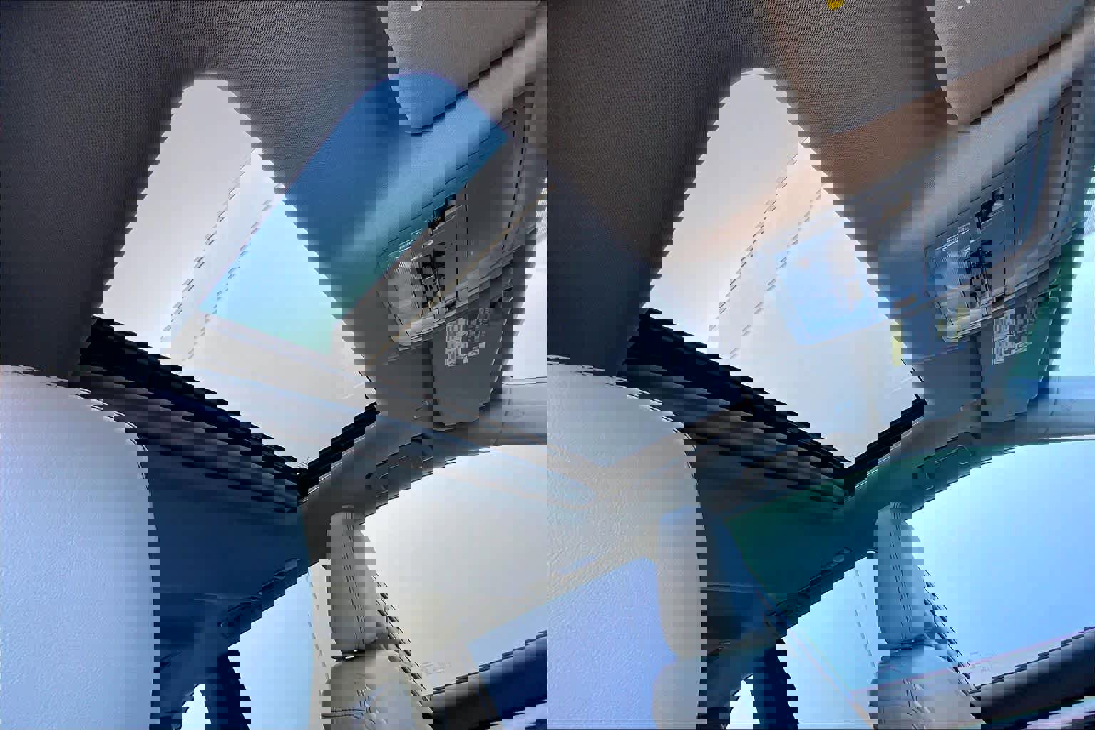 Used 2019 Toyota Highlander XLE w/ Carpet Mat Package (TMS) image 13