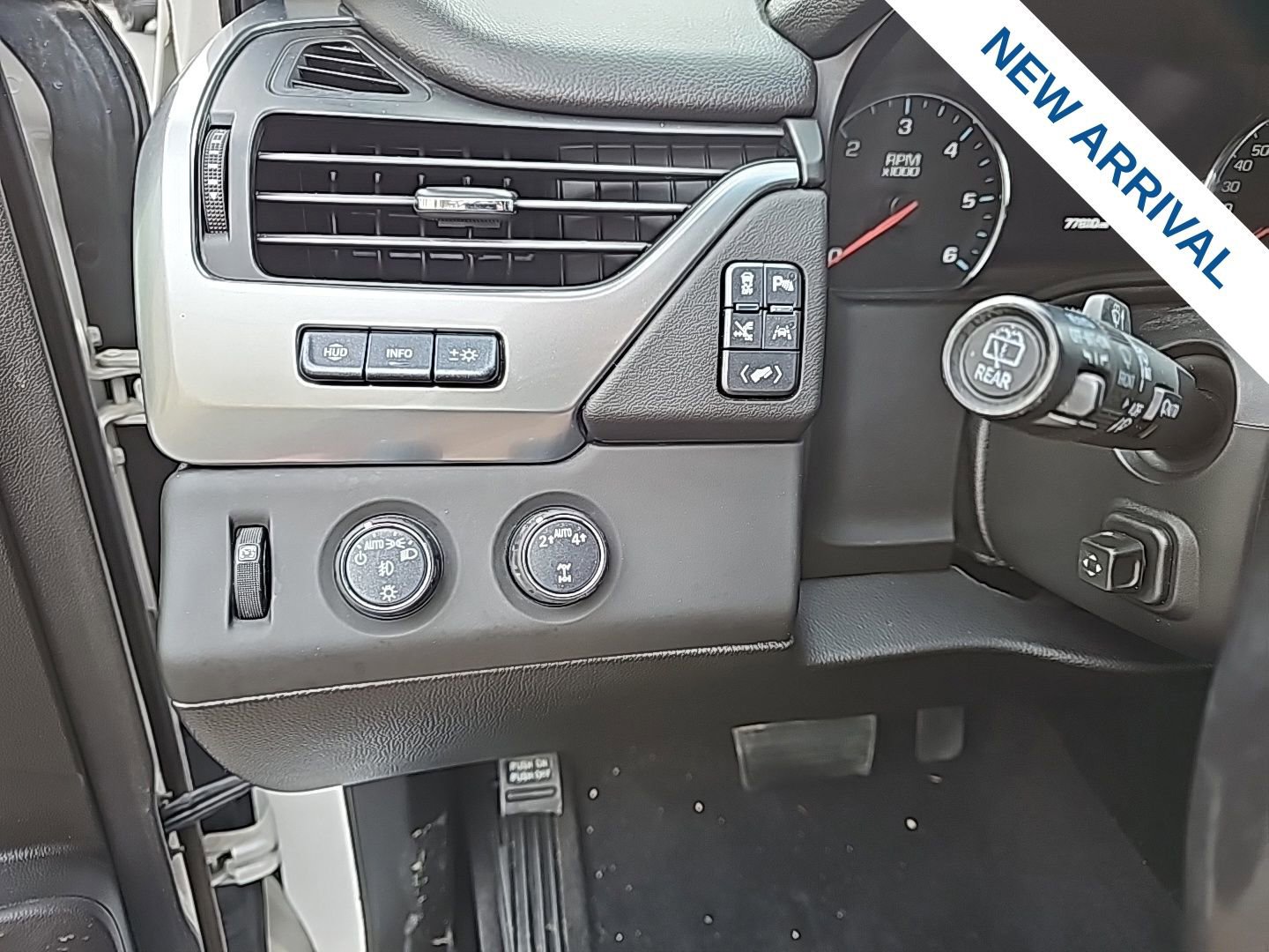 Used 2019 Chevrolet Suburban Premier AWD/4WD image 12