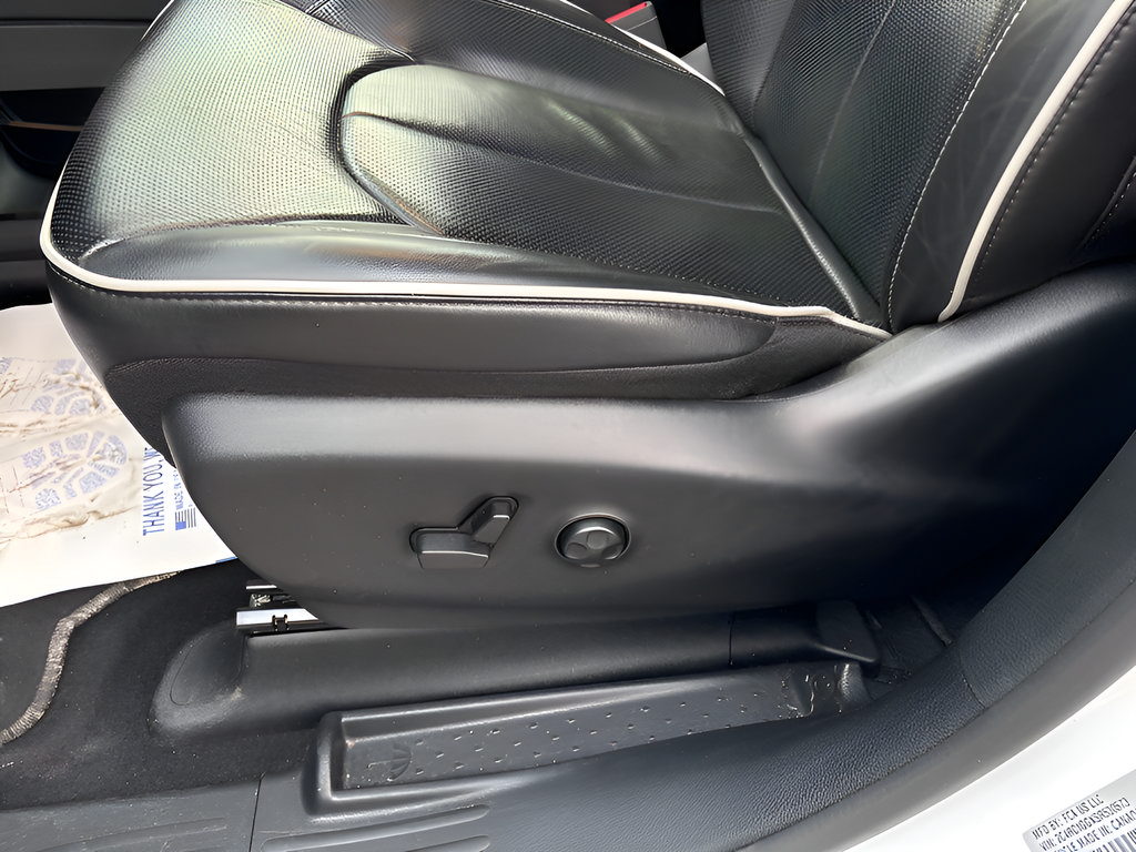 Used 2025 Chrysler Pacifica Limited FWD image 26