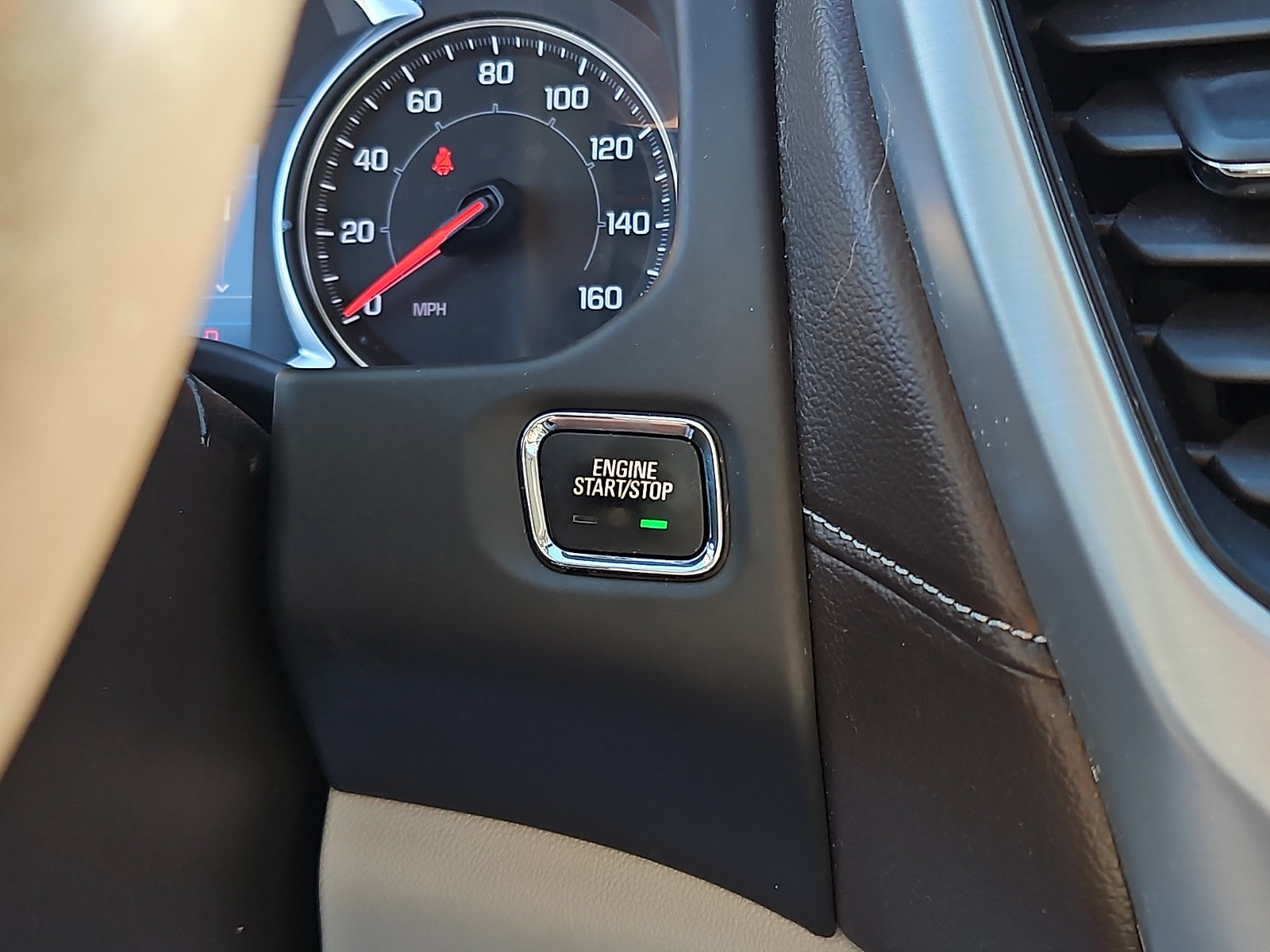 Used 2020 GMC Acadia SLE w/ Driver Convenience Package FWD image 22