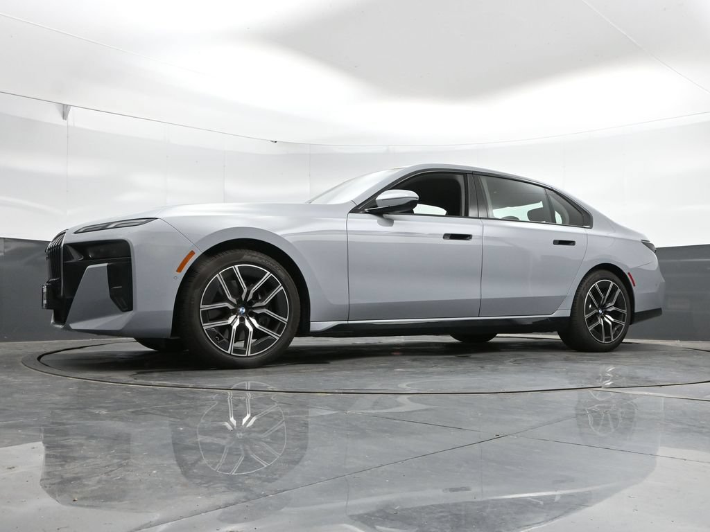 Used 2026 BMW 740i xDrive AWD/4WD image 43