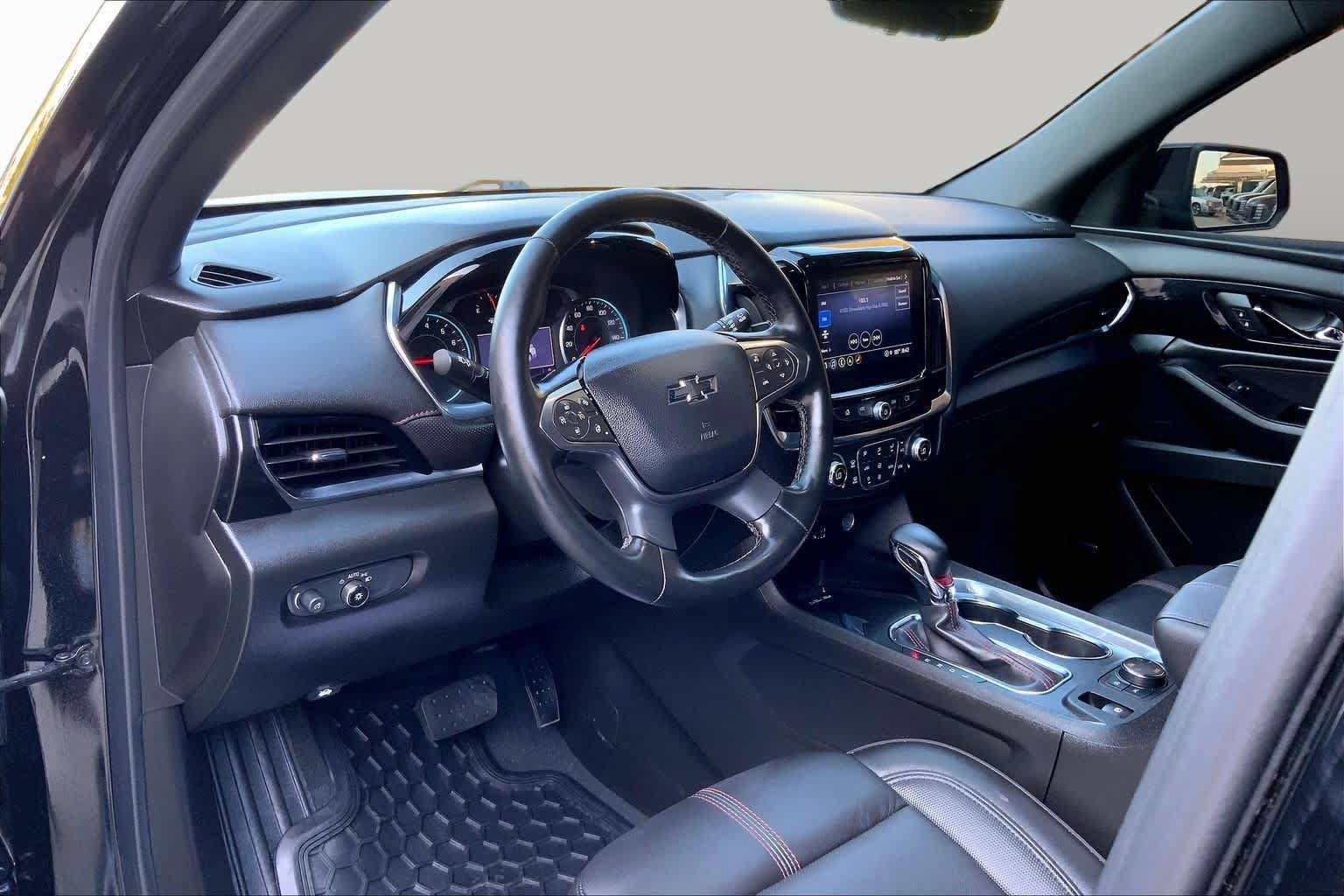Used 2023 Chevrolet Traverse RS AWD/4WD image 18