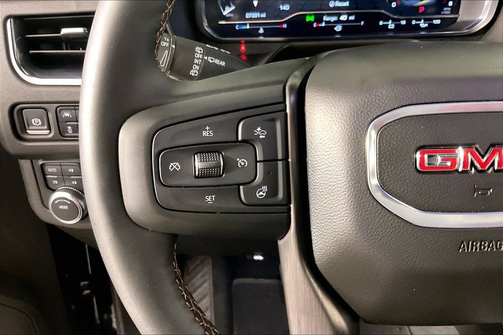 Used 2024 GMC Yukon AT4 w/ AT4 Premium Package AWD/4WD image 10