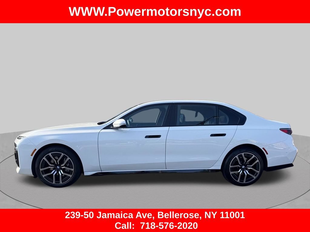 Used 2024 BMW 740i xDrive AWD/4WD image 2