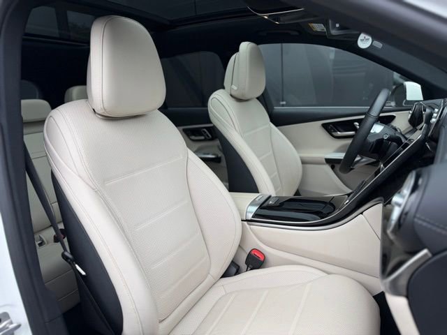 Used 2025 Mercedes-Benz GLC 300 4MATIC image 51