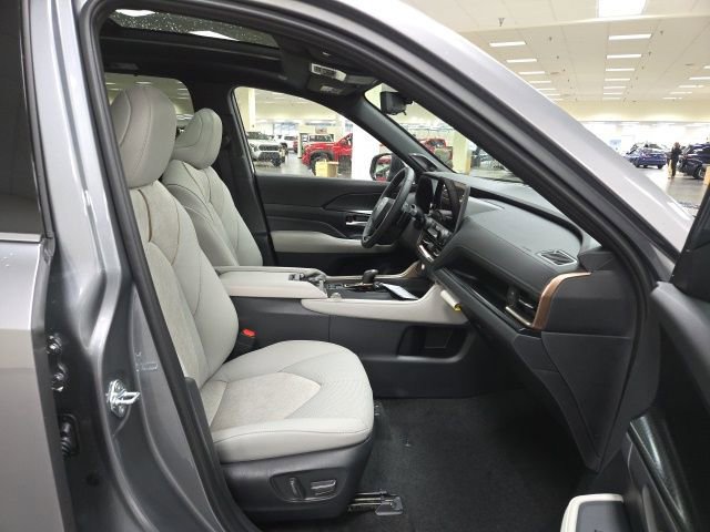 New 2026 Toyota Grand Highlander AWD Hybrid image 8