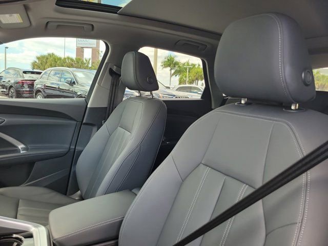 Certified 2025 Audi Q5 Premium Plus w/ Premium Plus image 16