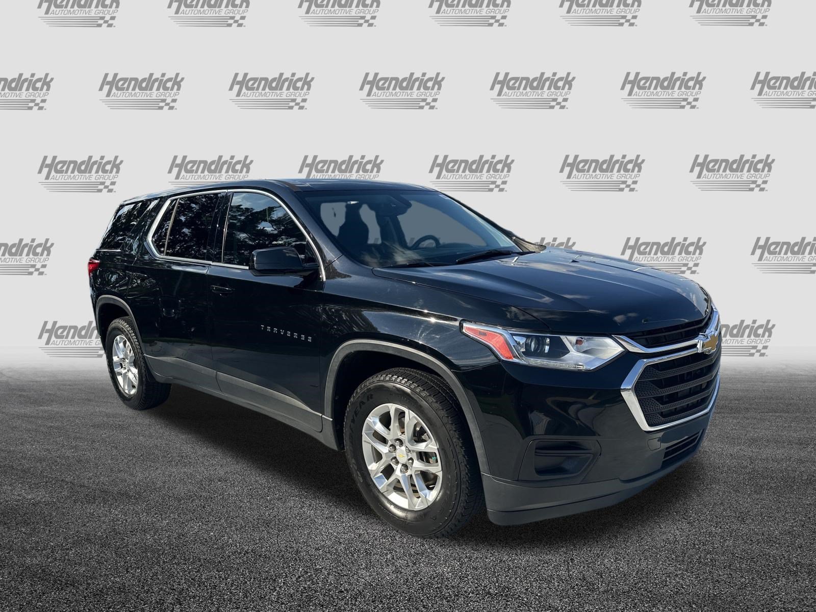Used 2020 Chevrolet Traverse LS FWD image 2
