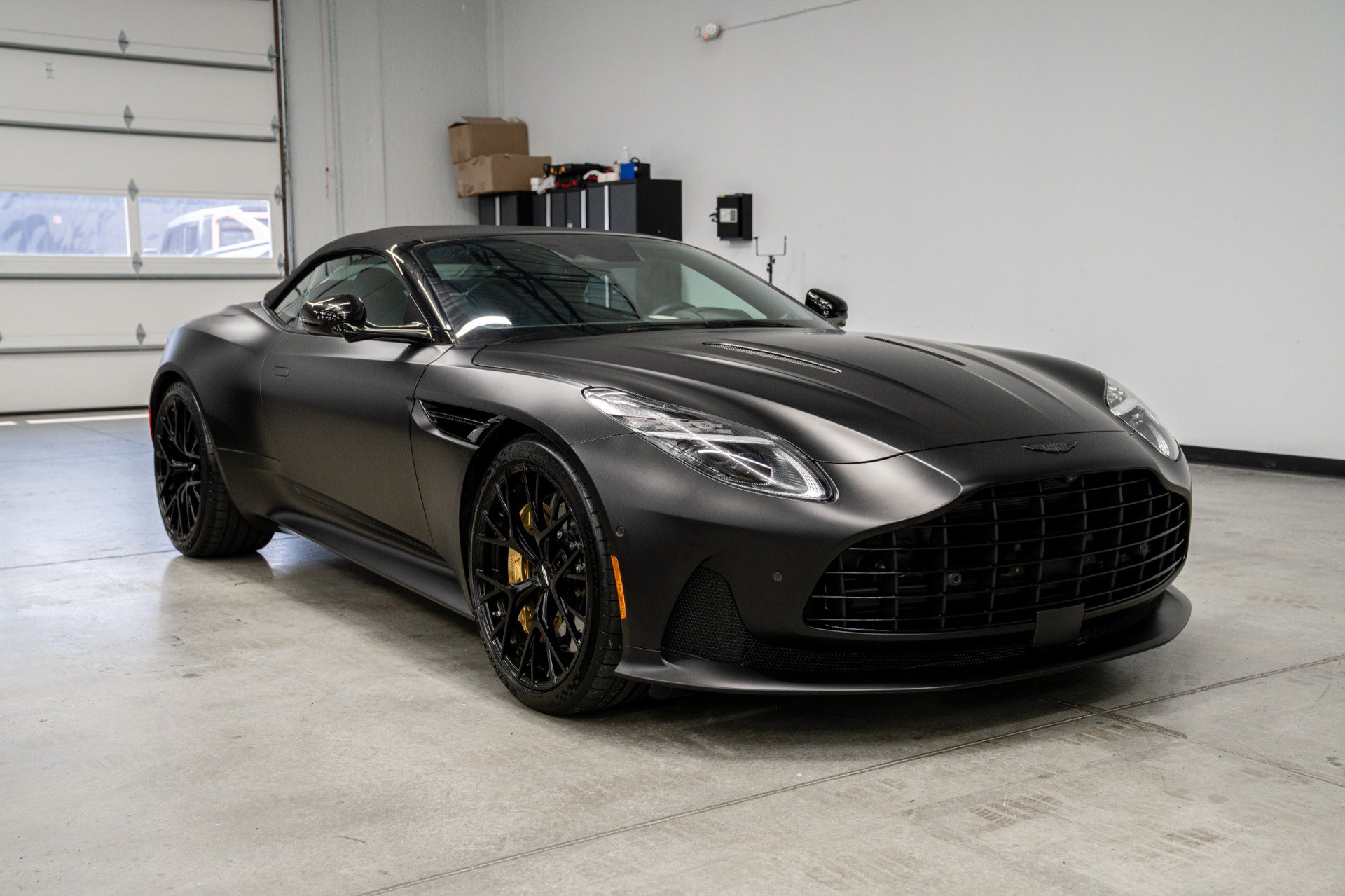 Used 2025 Aston Martin DB12 Convertible RWD image 42