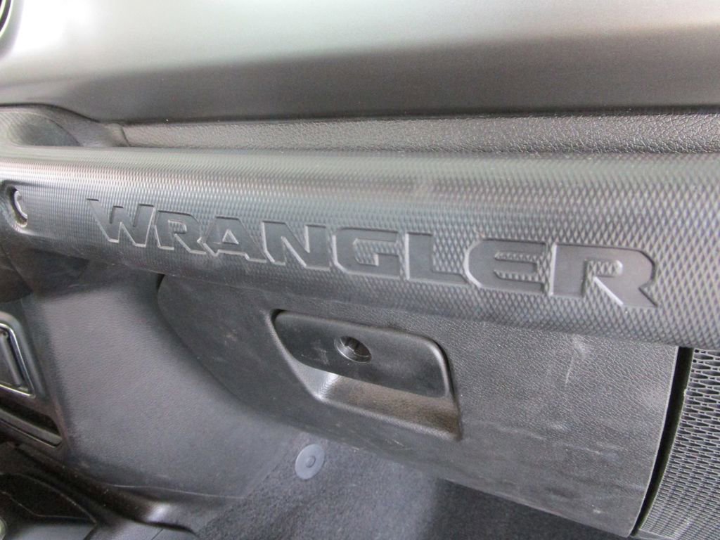 Used 2019 Jeep Wrangler Unlimited Sport image 22