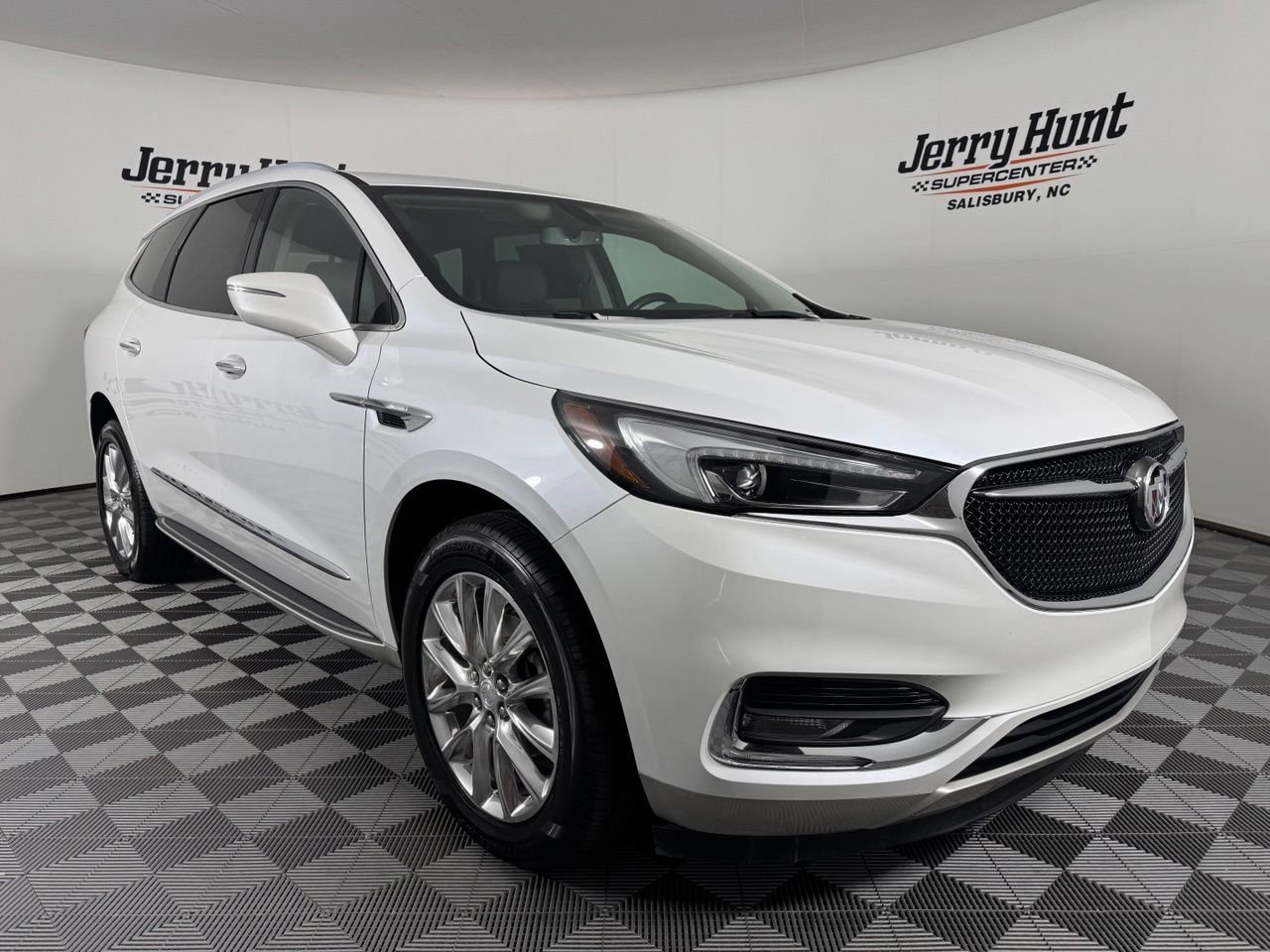 Used 2019 Buick Enclave Essence w/ LPO, Luxury Package FWD image 5