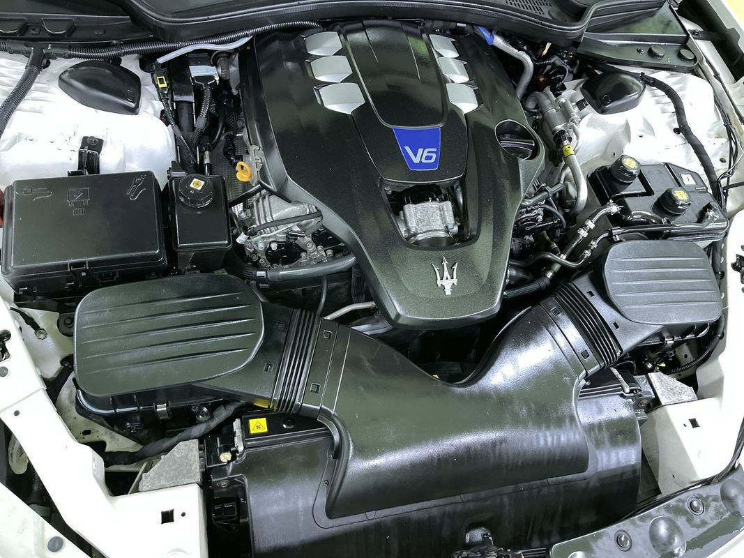 Used 2015 Maserati Ghibli S Q4 image 32