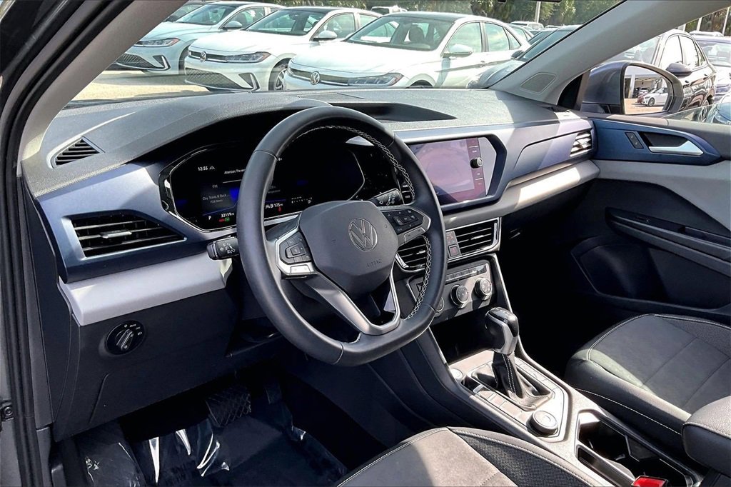 Certified 2022 Volkswagen Taos SE w/ Panoramic Sunroof Package image 14