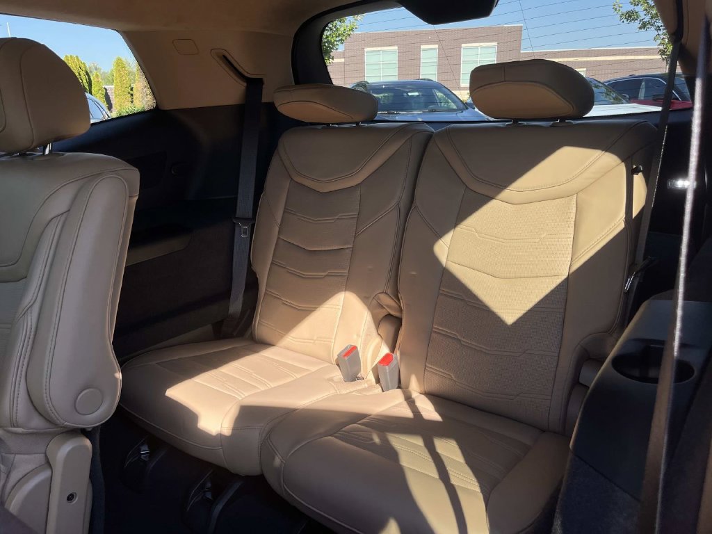 Used 2025 Cadillac XT6 Premium Luxury w/ Platinum Package FWD image 19