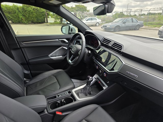 Certified 2024 Audi Q3 2.0T Premium image 11
