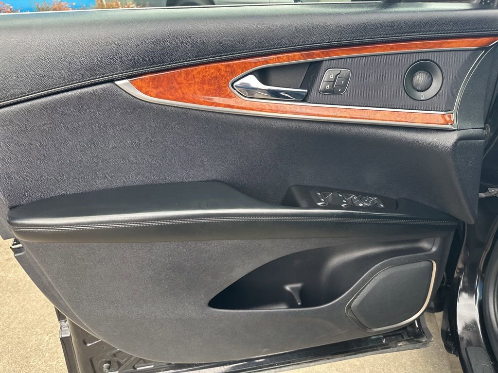 Used 2019 Lincoln Nautilus Select image 15