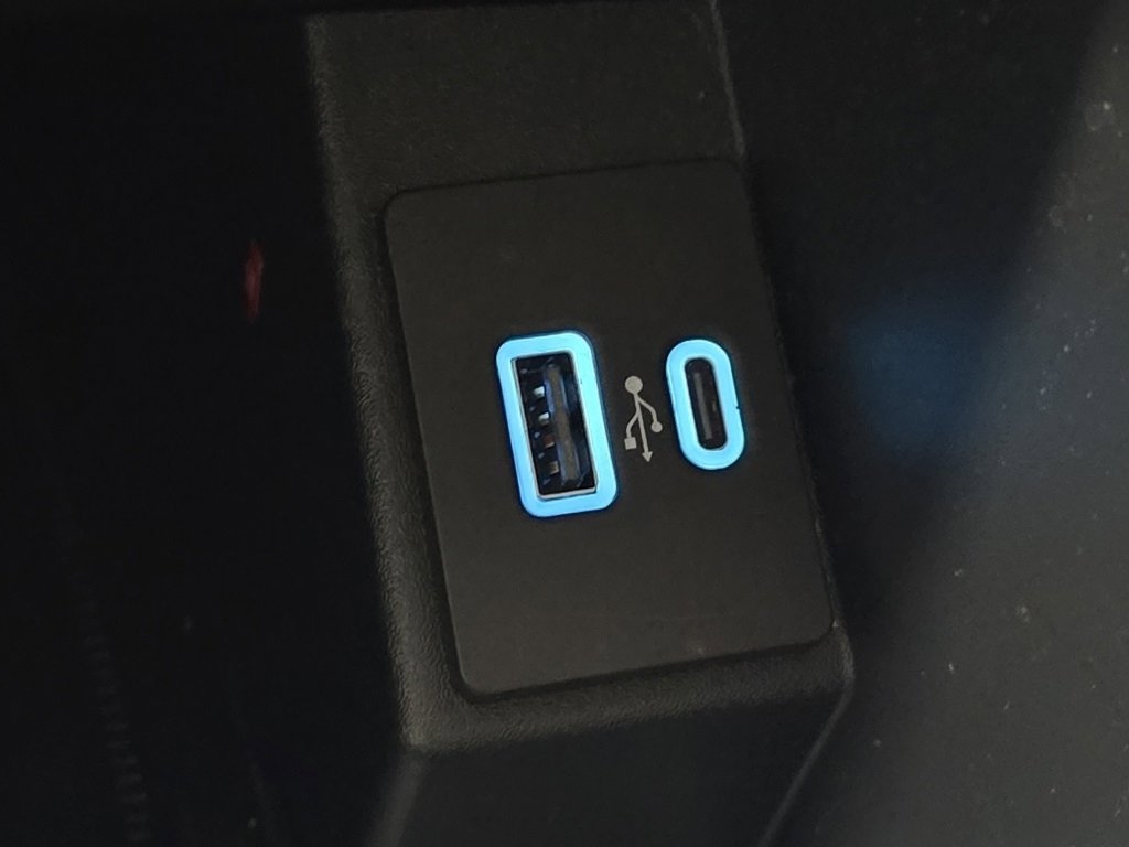 Used 2022 Ford Edge Titanium w/ Equipment Group 301A image 31